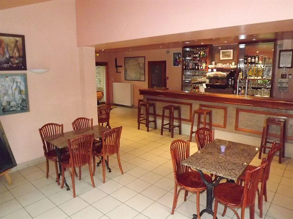 Logis Hotels - Hostellerie Des Lauriers - Hotel Et Restaurant Alban
